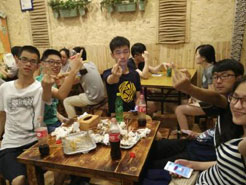 新巴尔虎左烧烤加盟,学烧烤技术,开烧烤店多少钱疯狂烤翅加盟